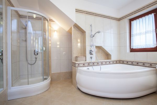 Oversized Bathtub Installation in Sellersburg